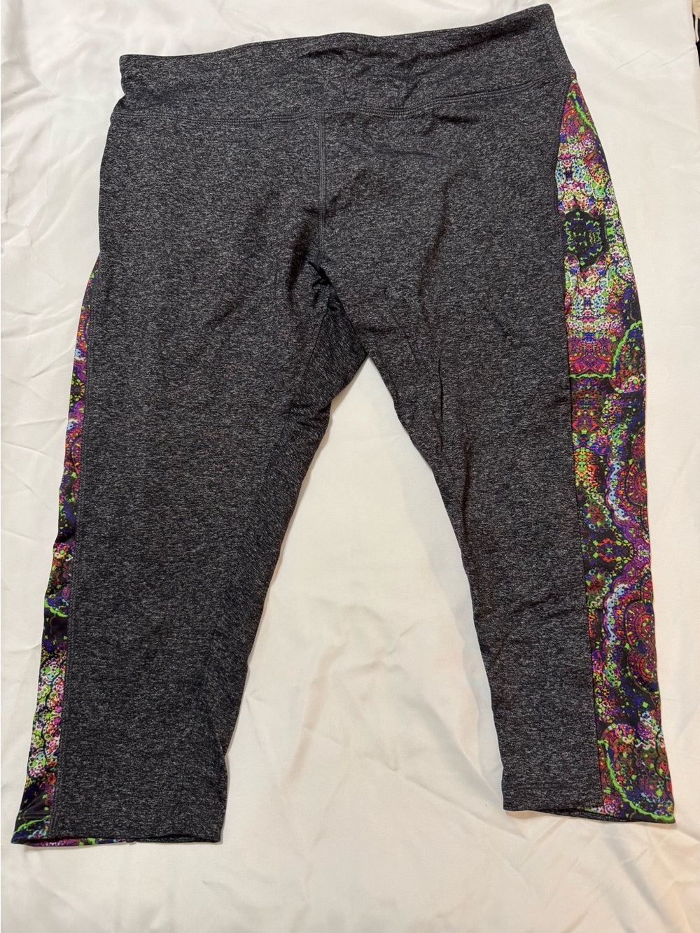 LuLaRoeGray Capri Leggings with Multicolor Paisley Side Panels, XL